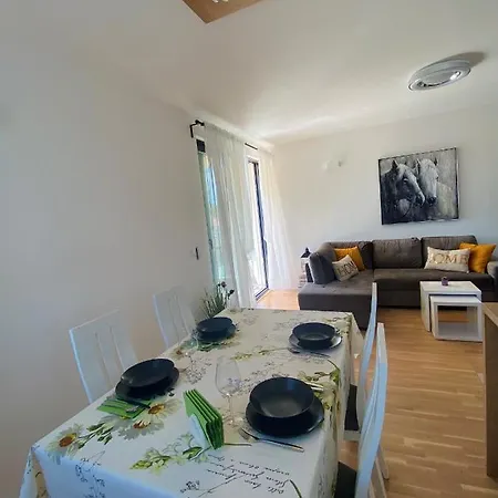 Apartament Lusi